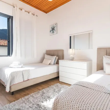 Magnolia By Atlantic * Machico (Madeira)