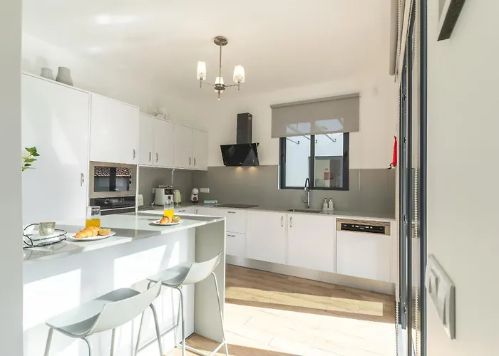 Magnolia By Atlantic * Machico (Madeira)