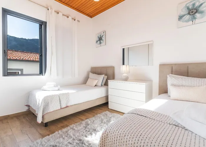 Magnolia By Atlantic * Machico (Madeira)