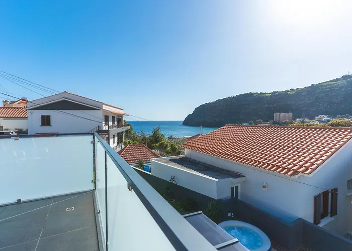 Magnolia By Atlantic Machico (Madeira)